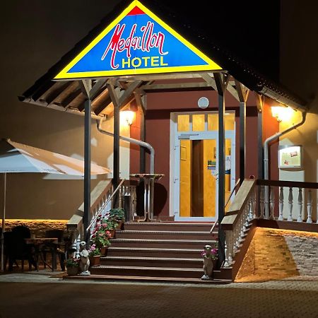 Hotel Medaillon Magdeburgo Exterior foto